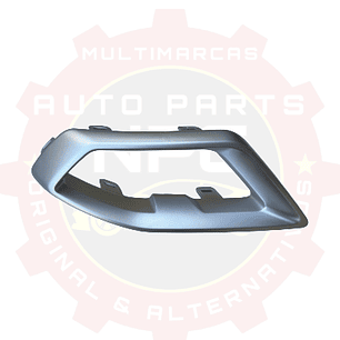 EMBELLECEDOR SALIDA ESCAPE RH PARACHOQUE TRASERO 