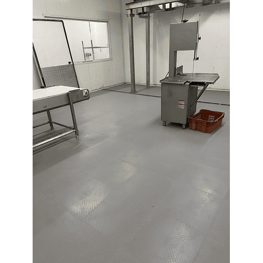 Pisos Baldosas Encastrables PVC Sólido 50x50cm Ideal para Bodegas Gimnasios Oficinas Colegios Tiendas Sala Cuna