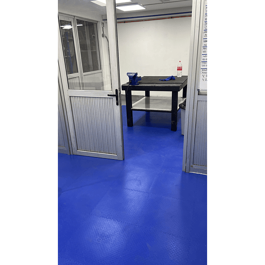 Pisos Baldosas Encastrables PVC Sólido 50x50cm Ideal para Bodegas Gimnasios Oficinas Colegios Tiendas Sala Cuna