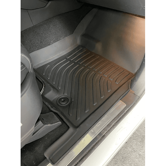 (Ssangyong Rexton 2018-2025+) Pisos Rígidos Calce Perfecto Tipo Bandeja Antiderrame
