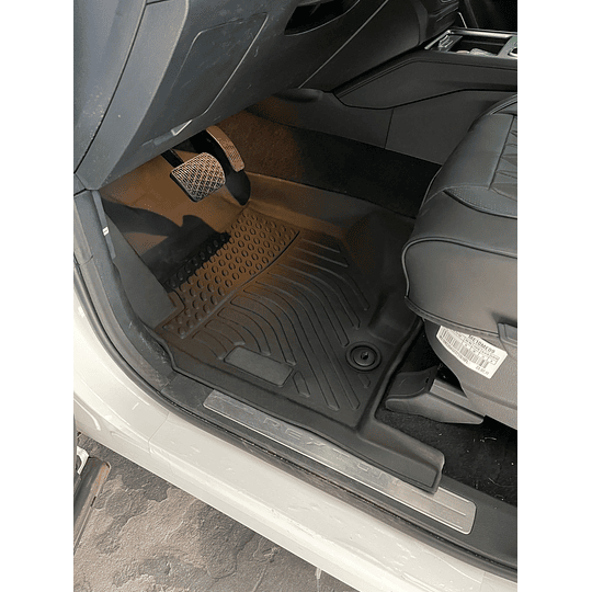 (Ssangyong Rexton 2018-2025+) Pisos Rígidos Calce Perfecto Tipo Bandeja Antiderrame