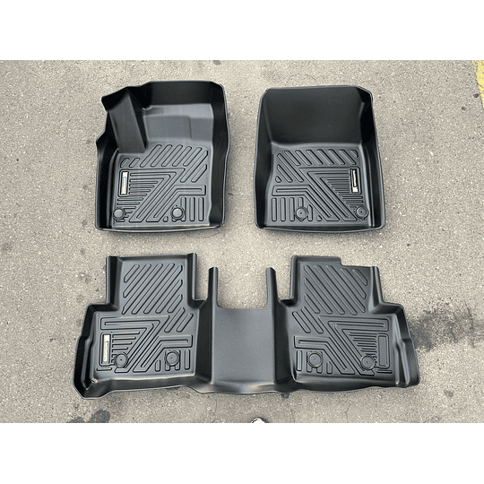 (Nissan Qashqai 2023+) Pisos Rígidos Calce Perfecto Tipo Bandeja Antiderrame