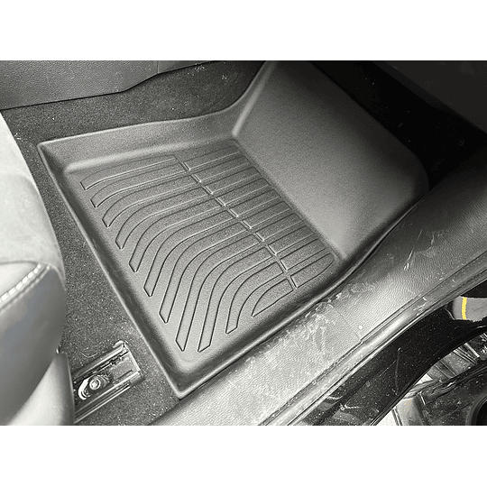 (Mitsubishi Outlander 2023-2025+) Pisos Rígidos Calce Perfecto Tipo Bandeja Antiderrame (1era+2da+3era Fila de Asientos)