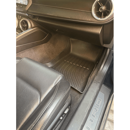 (Chevrolet Camaro del 2016 al 2024) Pisos Rígidos Calce Perfecto Tipo Bandeja Antiderrame