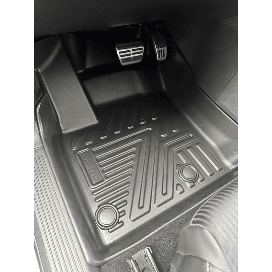 (Nissan Qashqai 2023+) Pisos Rígidos Calce Perfecto Tipo Bandeja Antiderrame