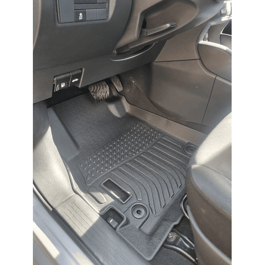 (Nissan Versa 2020-2025+) Pisos Rígidos Calce Perfecto Tipo Bandeja Antiderrame