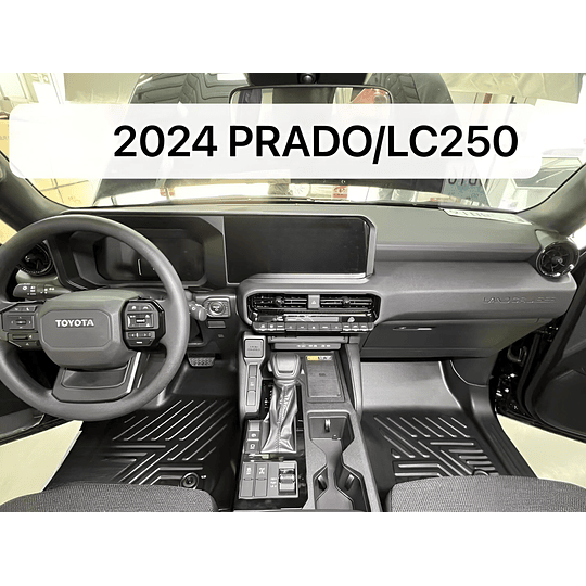 (Toyota Land Cruiser Prado 2024+) Pisos Rígidos Calce Perfecto Tipo Bandeja Antiderrame (1era+2da+3era Fila de Asientos)