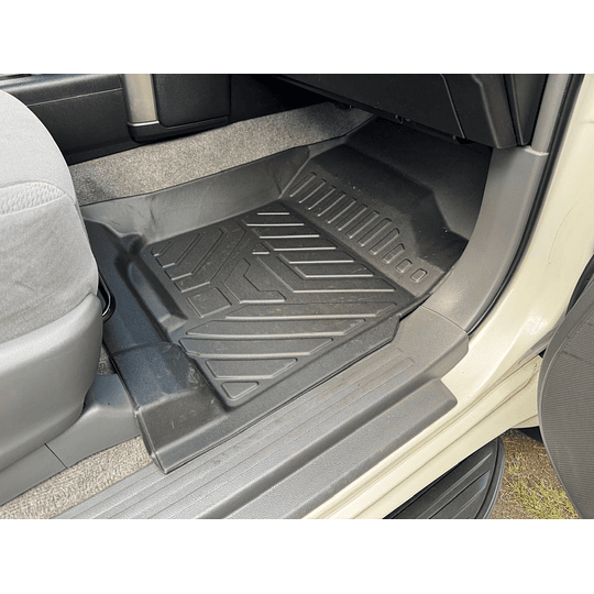 (Toyota Land Cruiser Prado 2010-2023) Pisos Rígidos Calce Perfecto Tipo Bandeja Antiderrame (1era+2da+3era Fila de Asientos)