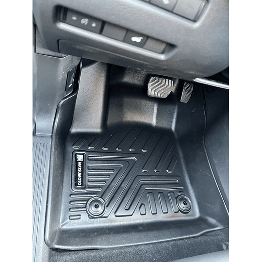 (Nissan X-Trail 2023+) Pisos Rígidos Calce Perfecto Tipo Bandeja Antiderrame (1era+2da+3era Fila de Asientos)