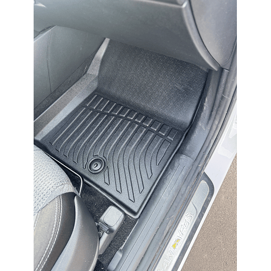 (Hyundai Santa Fe del 2018 al 2023) Pisos Rígidos Calce Perfecto Tipo Bandeja Antiderrame (1era y 2da Fila de Asientos)
