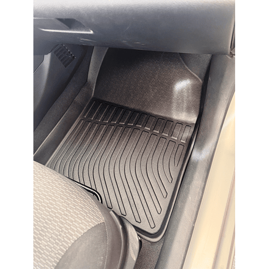 (Hyundai Verna del 2020 al 2023) Pisos Rígidos Calce Perfecto Tipo Bandeja Antiderrame