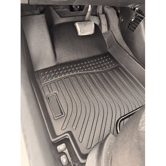 (Hyundai Verna del 2020 al 2023) Pisos Rígidos Calce Perfecto Tipo Bandeja Antiderrame