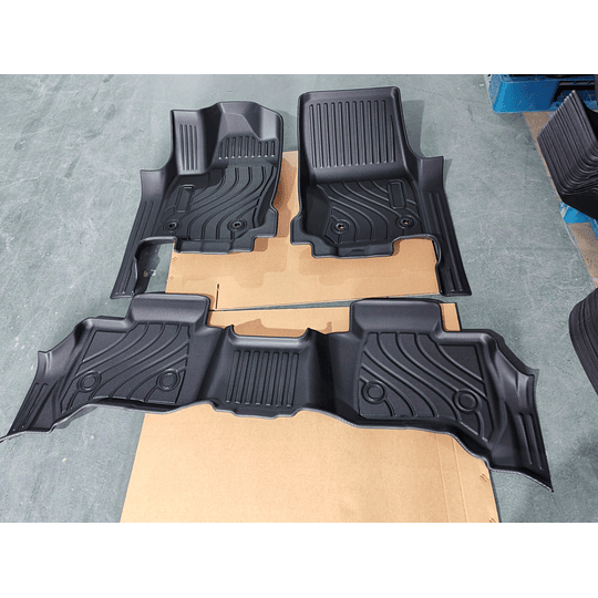 (Toyota 4Runner 2025+) Pisos Rígidos Calce Perfecto Tipo Bandeja Antiderrame