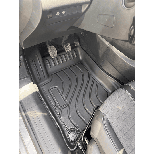 (Peugeot 208 del 2021-2025+) Pisos Rígidos Calce Perfecto Tipo Bandeja Antiderrame