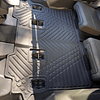 (Toyota Land Cruiser Prado 2024+) Pisos Rígidos Calce Perfecto Tipo Bandeja Antiderrame (1era+2da+3era Fila de Asientos)