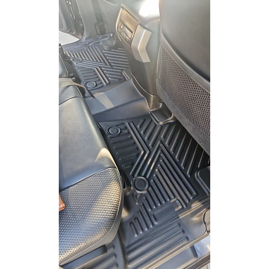 (Toyota Land Cruiser Prado 2010-2023) Pisos Rígidos Calce Perfecto Tipo Bandeja Antiderrame (1era+2da+3era Fila de Asientos)