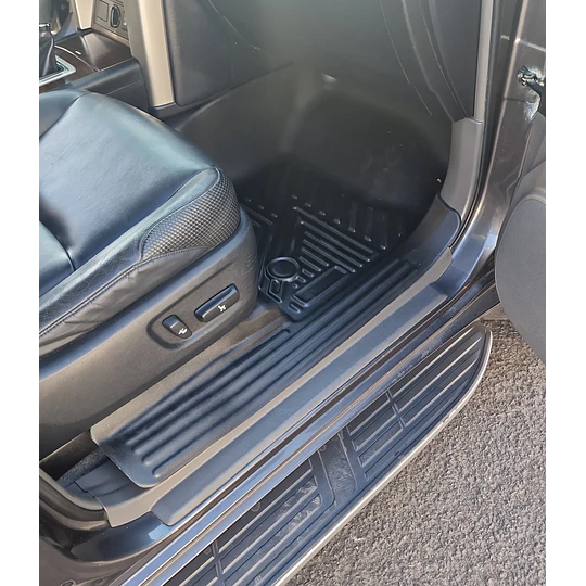 (Toyota Land Cruiser Prado 2010-2023) Pisos Rígidos Calce Perfecto Tipo Bandeja Antiderrame (1era+2da+3era Fila de Asientos)