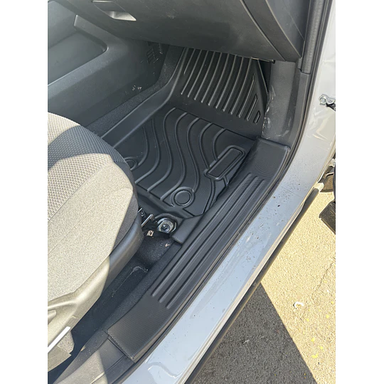 (Mitsubishi Destinator 2026+) Pisos Rígidos Calce Perfecto Tipo Bandeja Antiderrame (1era+2da+3era Fila de Asientos)