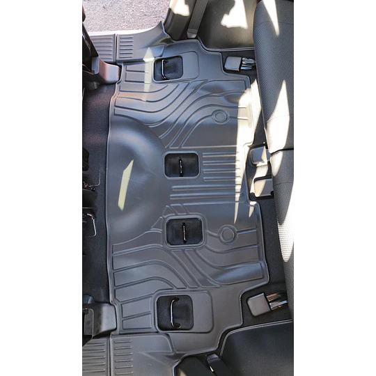 (Mitsubishi Destinator 2026+) Pisos Rígidos Calce Perfecto Tipo Bandeja Antiderrame (1era+2da+3era Fila de Asientos)