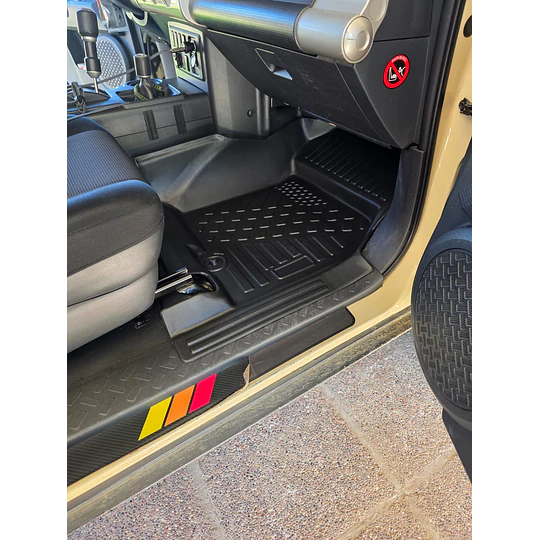 (Toyota FJ Cruiser 2006-2022) Pisos Rígidos Calce Perfecto Tipo Bandeja Antiderrame