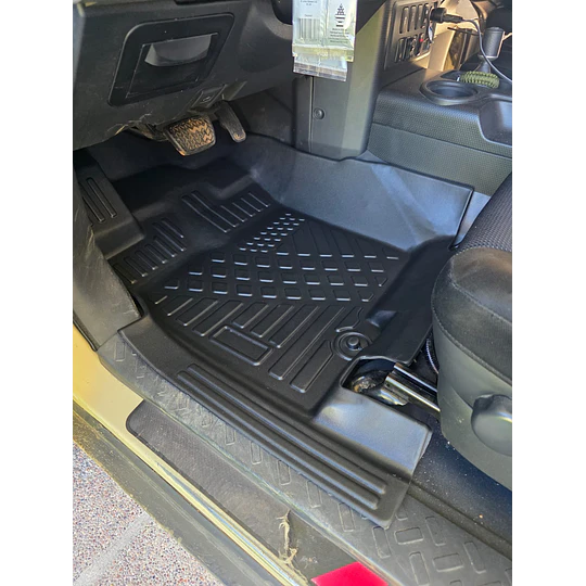 (Toyota FJ Cruiser 2006-2022) Pisos Rígidos Calce Perfecto Tipo Bandeja Antiderrame