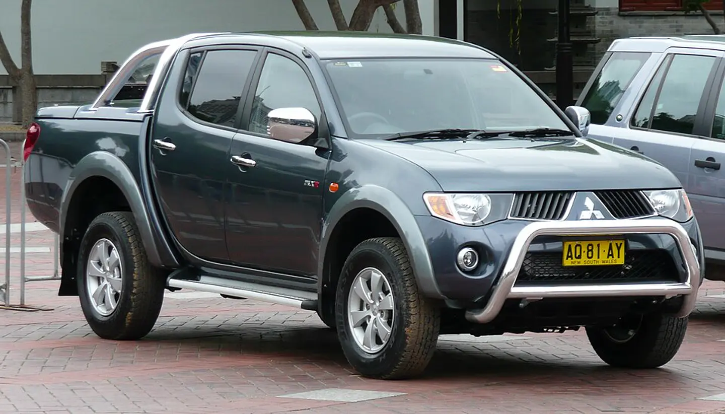 Manual de Taller Digital en Español Mitsubishi L200 2005–2015 | Descarga Inmediata, CAN-BUS, Motores Diésel y Reparación Completa 1