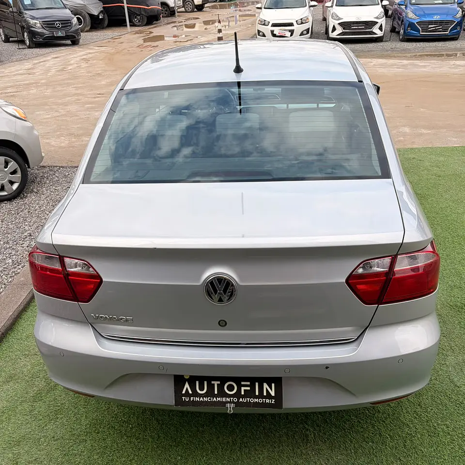 Volkswagen Voyage 2023 8