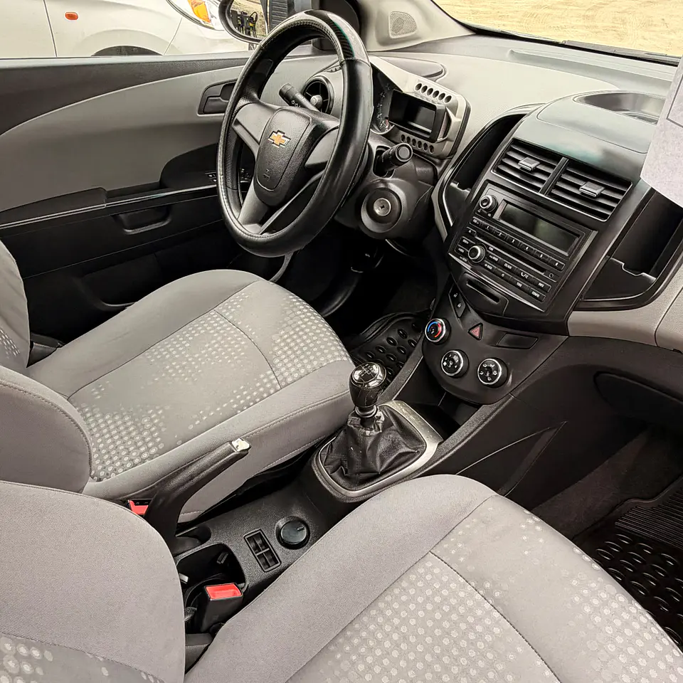 Chevrolet Sonic II LT 2014 10