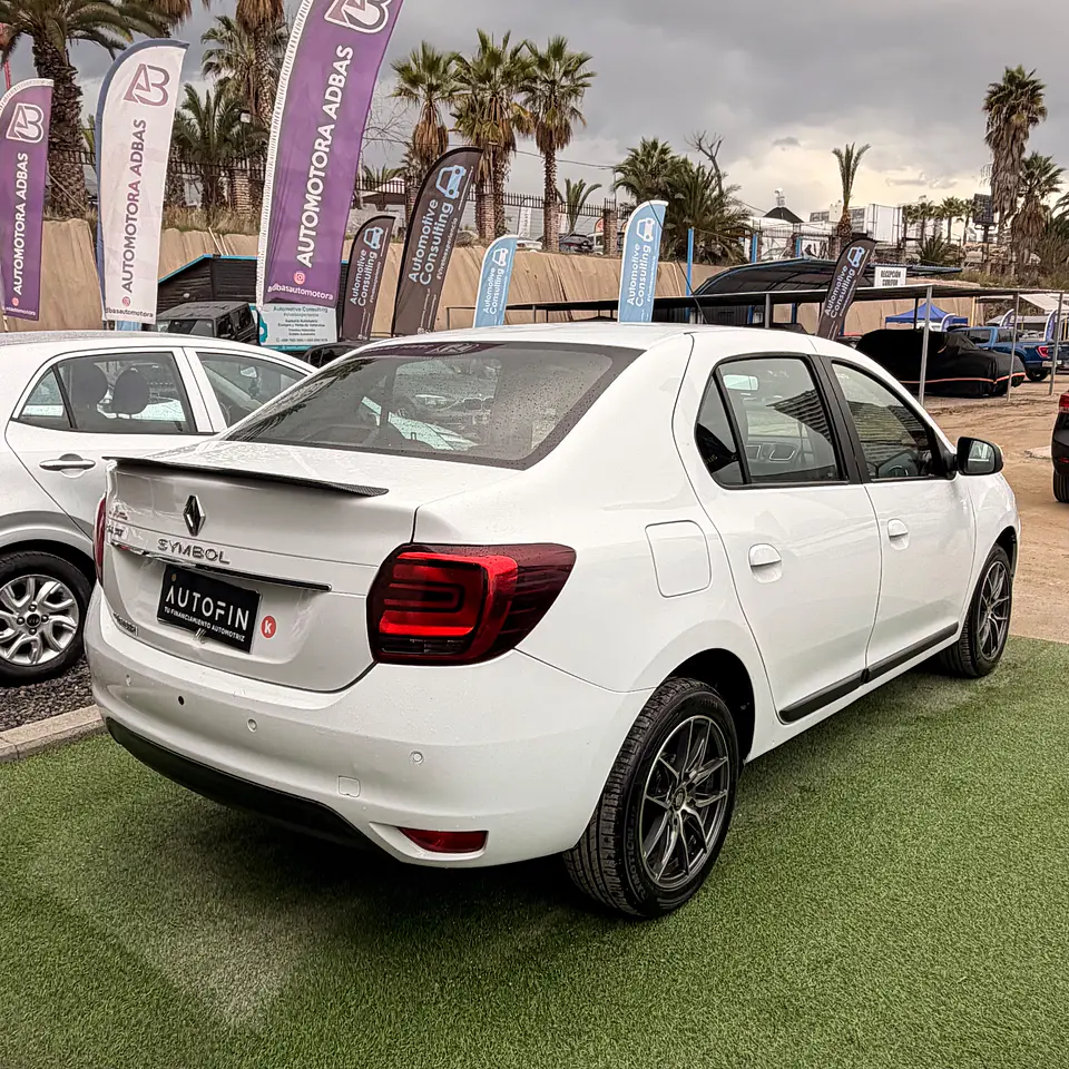 Renault Symbol  2018 4