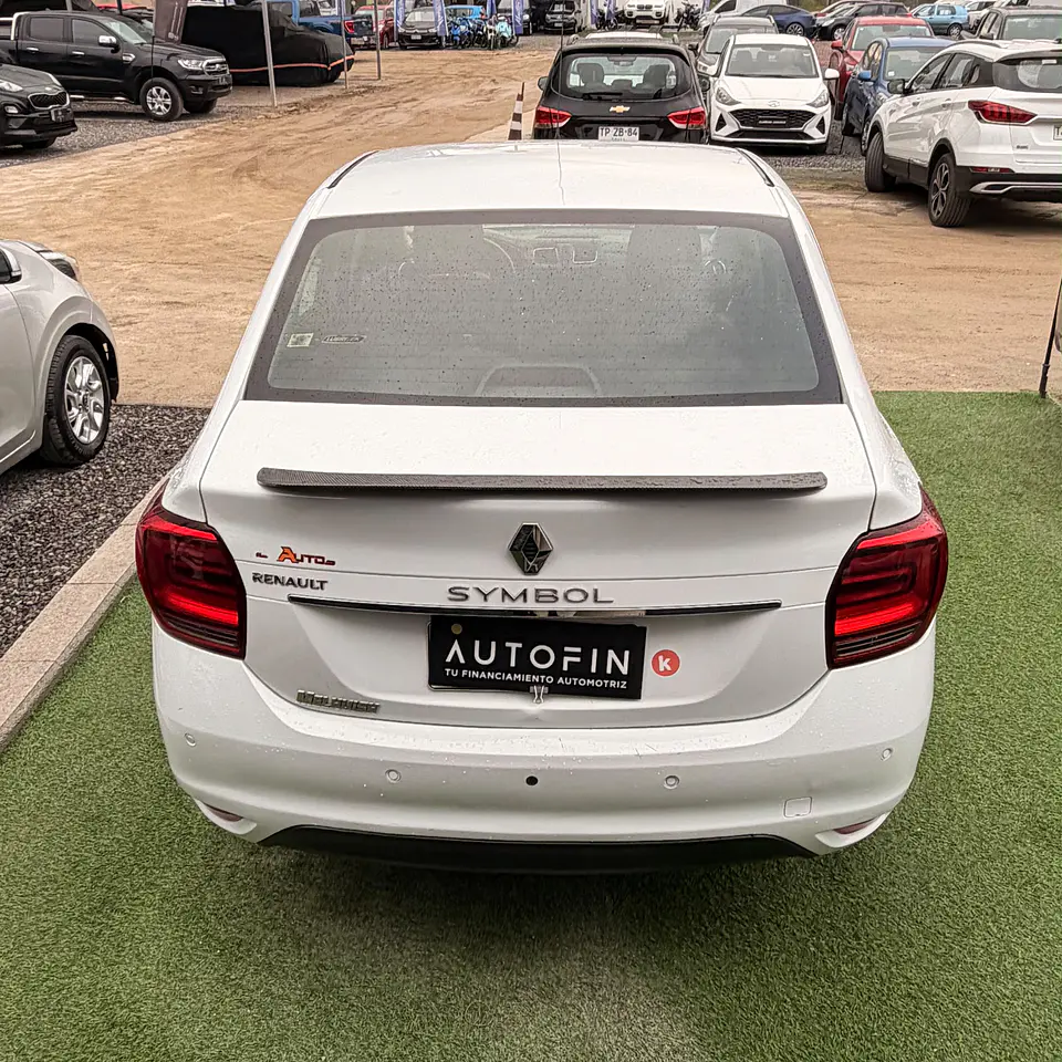 Renault Symbol  2018 5