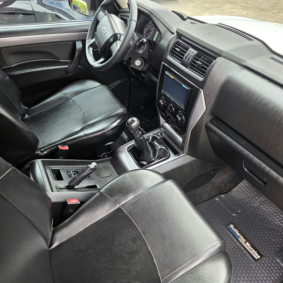 Mahindra PIK UP CRDE 2023 12