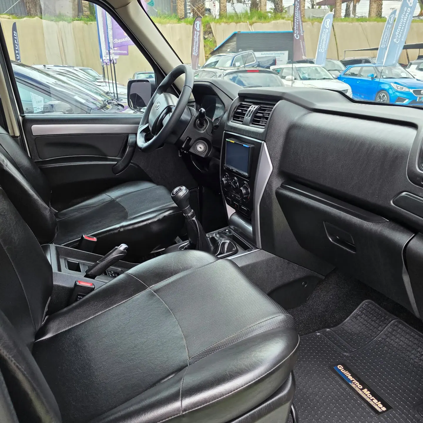 Mahindra PIK UP CRDE 2023 13