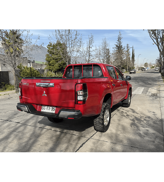 MITSUBISHI L200 CRT 2.4D 4X4 AÑO 2021 - 