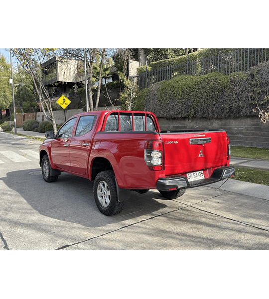 MITSUBISHI L200 CRT 2.4D 4X4 AÑO 2021 - 