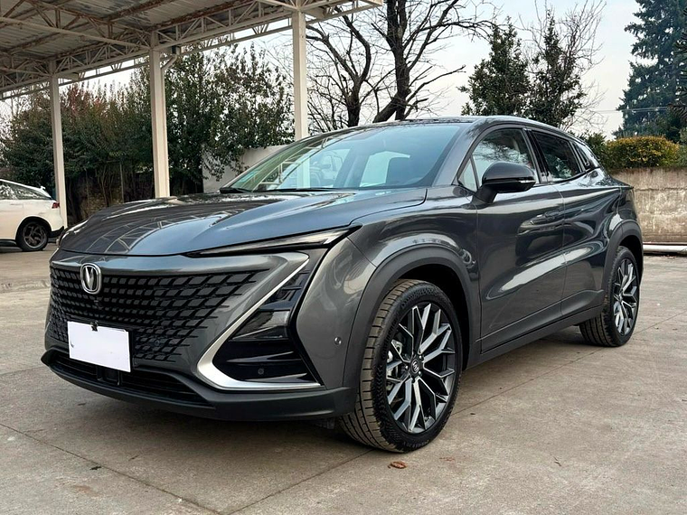 UNI-T ELITE 1.5 AUT / AÑO 2025 / 63 KMS 3