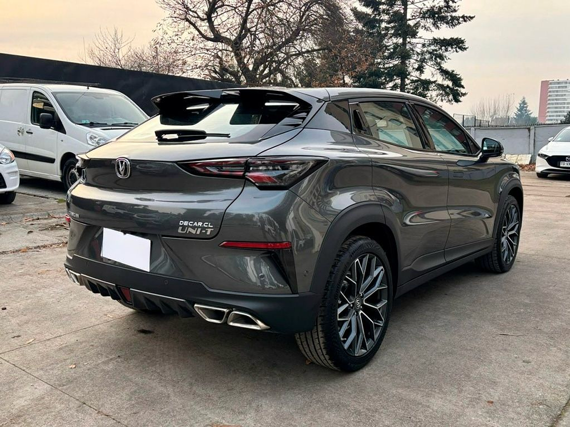 UNI-T ELITE 1.5 AUT / AÑO 2025 / 63 KMS 4