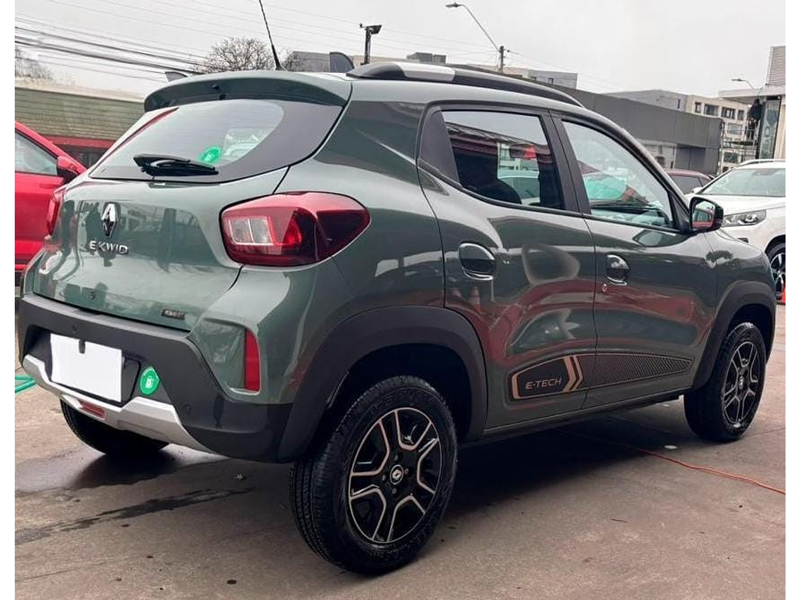 KWID E-TECH ELECTRICO AUT / AÑO 2025 / UNICO DUEÑO / 270 KMS  4