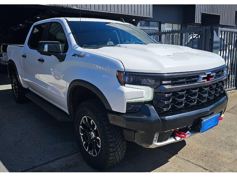 SILVERADO 4X4 6.2 AUT / AÑO 2024 / 25.500 KMS  2