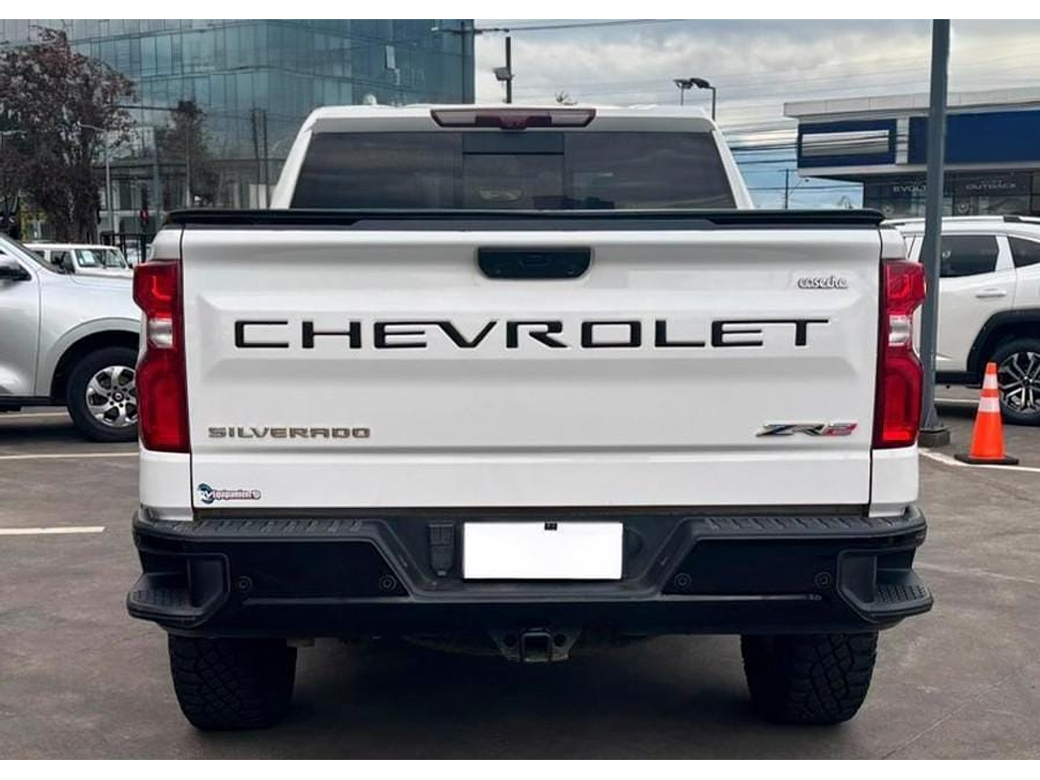 SILVERADO 4X4 6.2 AUT / AÑO 2023 / 25.418 KMS  5