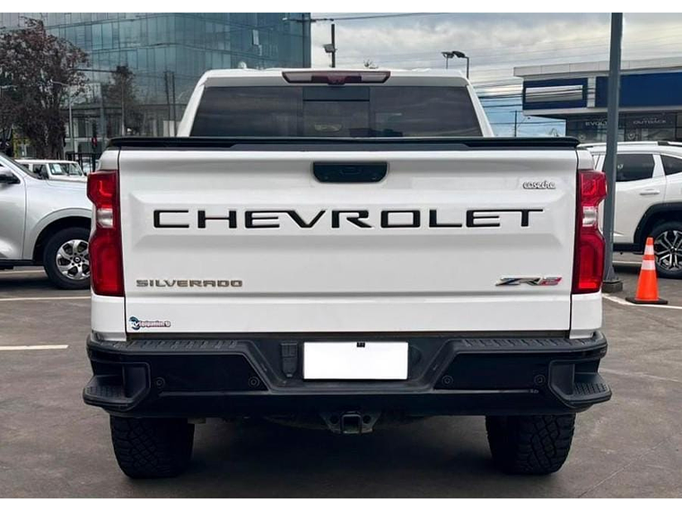 SILVERADO 4X4 6.2 AUT / AÑO 2023 / 25.418 KMS  5