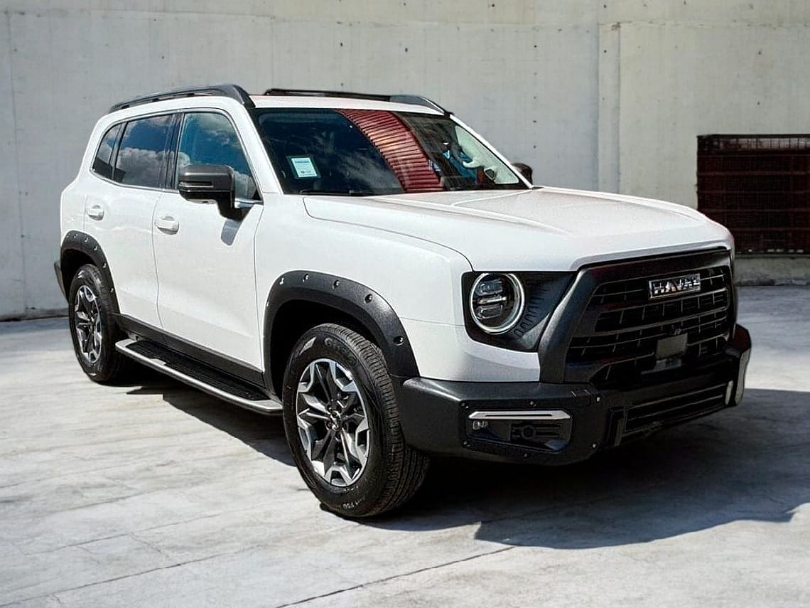 DARGO DELUXE 4WD 2.0 TURBO AUT / AÑO 2024 / 25.165 KMS  1