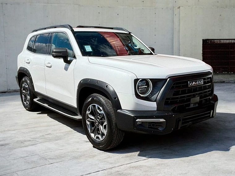 DARGO DELUXE 4WD 2.0 TURBO AUT / AÑO 2024 / 25.165 KMS  1