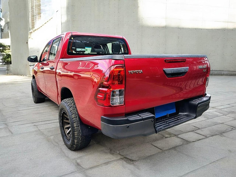 HILUX DX 4X2 MT / AÑO 2021 / 33.570 KMS  3