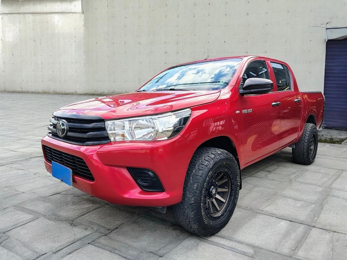 HILUX DX 4X2 MT / AÑO 2021 / 33.570 KMS  1