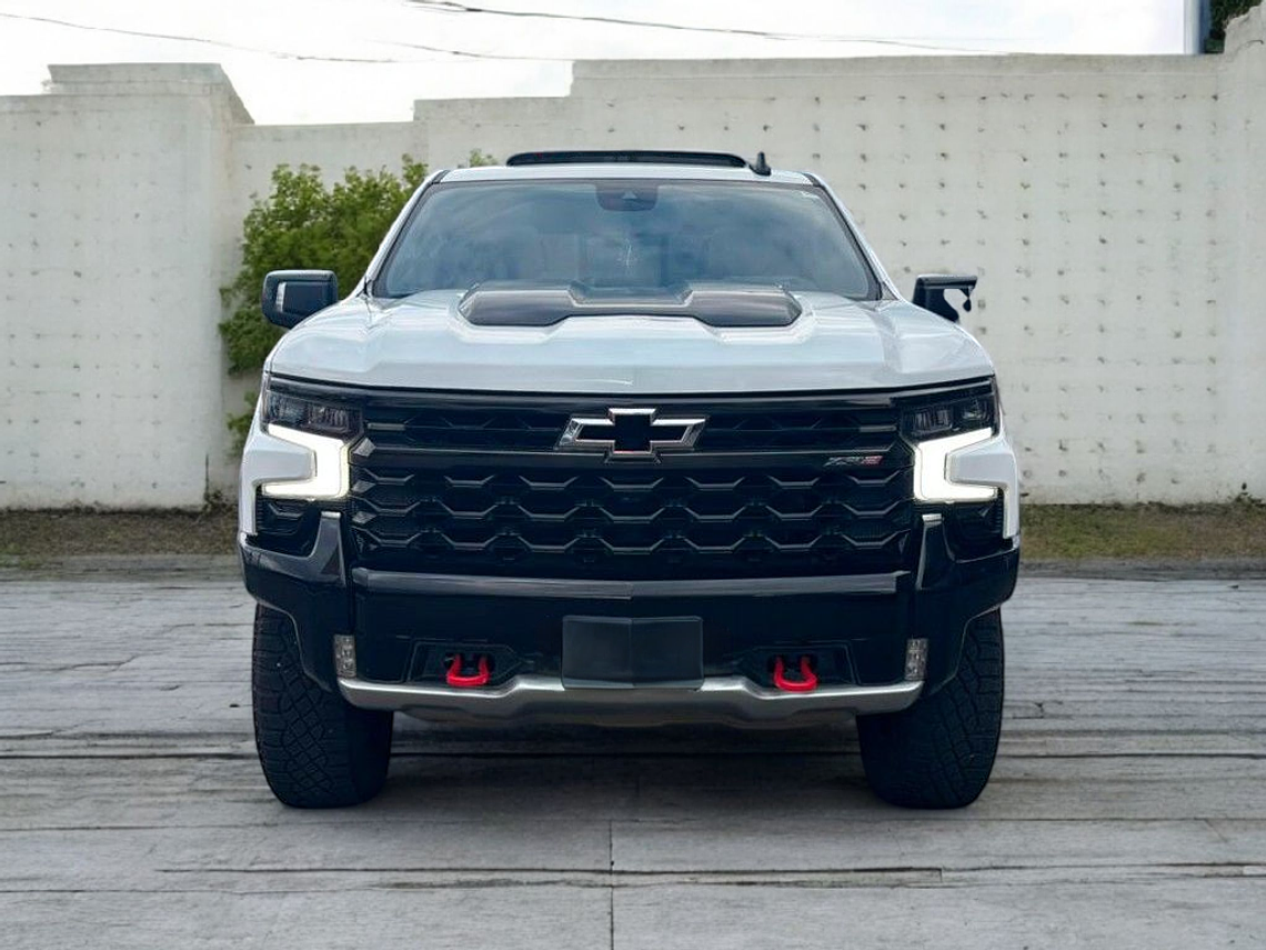SILVERADO 4X4 6.2 AUT / AÑO 2023 / 25.418 KMS  3