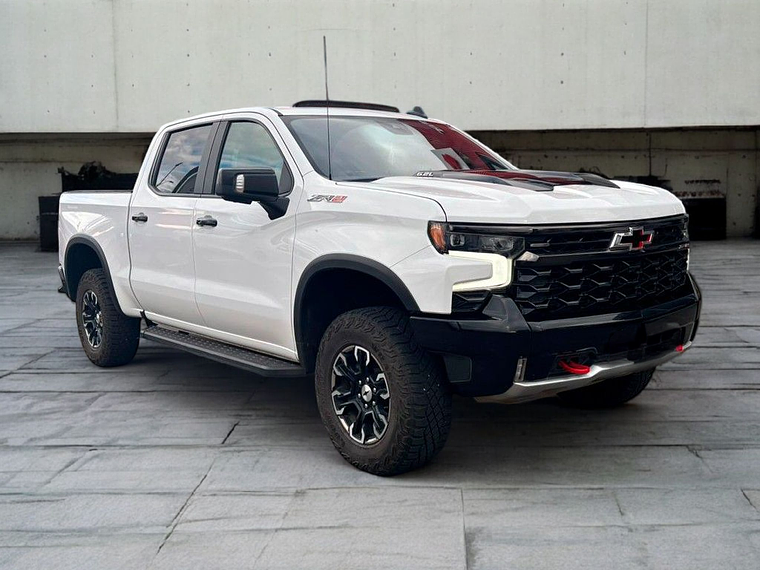 SILVERADO 4X4 6.2 AUT / AÑO 2023 / 25.418 KMS  1