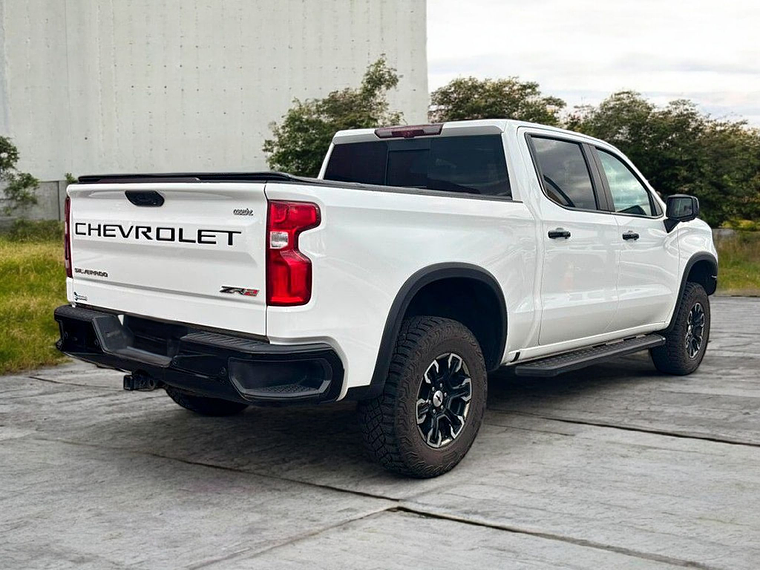 SILVERADO 4X4 6.2 AUT / AÑO 2023 / 25.418 KMS  6