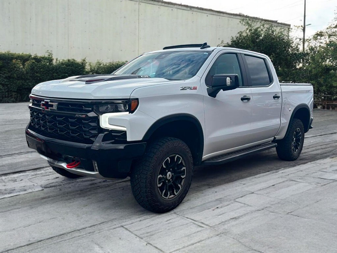 SILVERADO 4X4 6.2 AUT / AÑO 2023 / 25.418 KMS  2