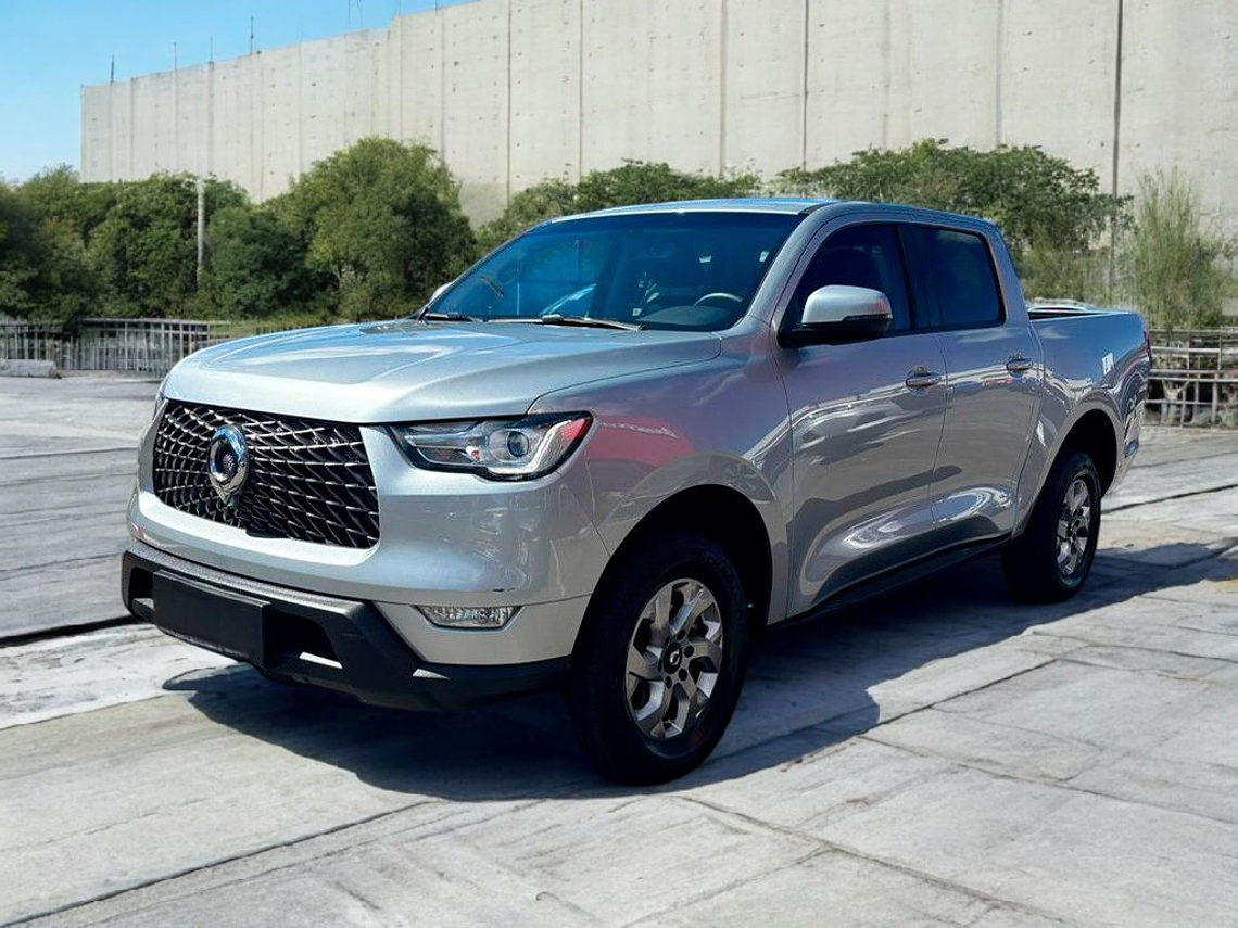 POER ELITE 4X4 2.0 MT / AÑO 2024 / UNICO DUEÑO / 50.272 KMS  3