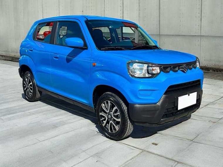 S-PRESSO GLX 1.0 MT / AÑO 2025 / 4.546 KMS  1